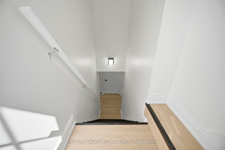 Photo 26 at 8 Athlone Avenue, Avondale, Brampton