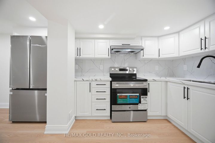 Photo 30 at 8 Athlone Avenue, Avondale, Brampton