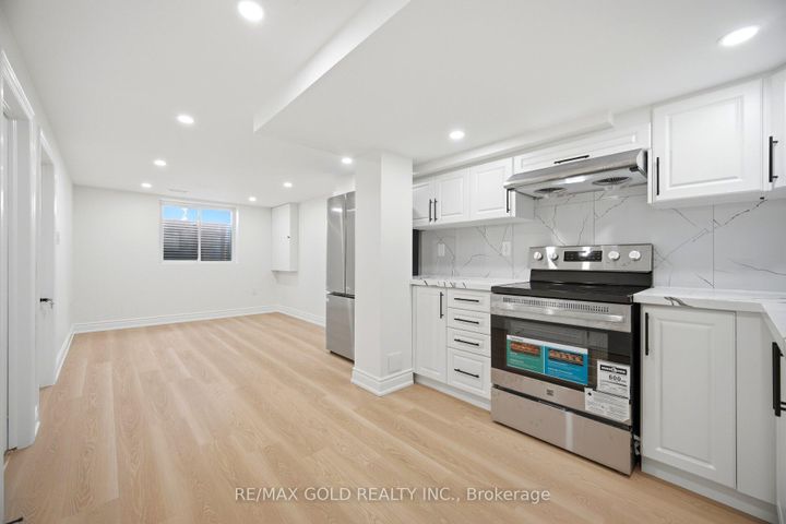 Photo 31 at 8 Athlone Avenue, Avondale, Brampton