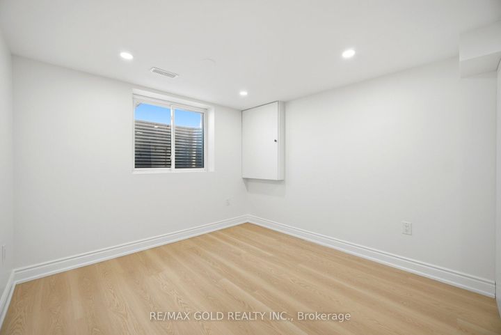 Photo 32 at 8 Athlone Avenue, Avondale, Brampton
