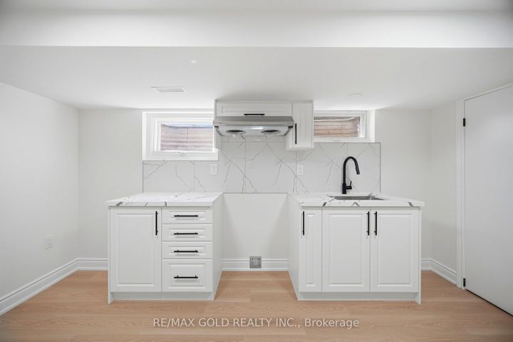 Photo 40 at 8 Athlone Avenue, Avondale, Brampton