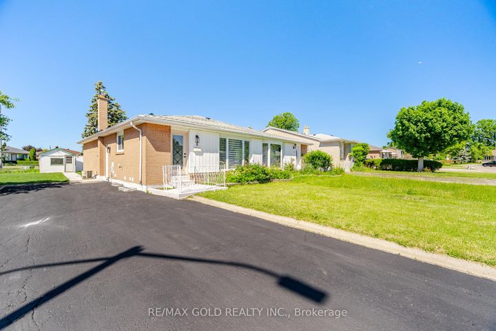 Photo 44 at 8 Athlone Avenue, Avondale, Brampton