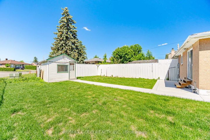 Photo 45 at 8 Athlone Avenue, Avondale, Brampton