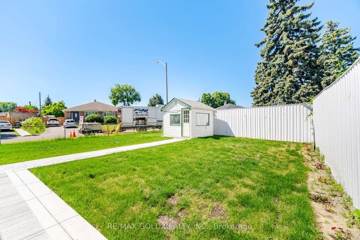 Photo 47 at 8 Athlone Avenue, Avondale, Brampton