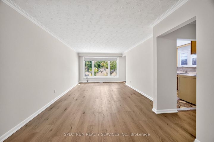 Photo 16 at 37 Newlin Crescent, Jane Heights, Toronto