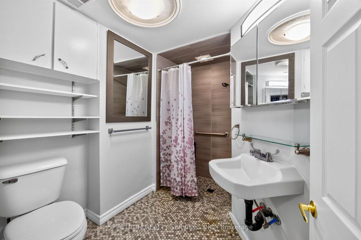 Photo 41 at 37 Newlin Crescent, Jane Heights, Toronto