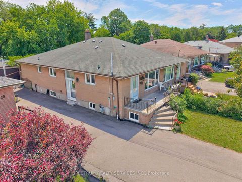 Photo 5 at 37 Newlin Crescent, Jane Heights, Toronto