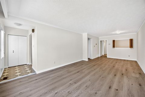 Photo 14 at 37 Newlin Crescent, Jane Heights, Toronto
