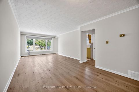 Photo 15 at 37 Newlin Crescent, Jane Heights, Toronto