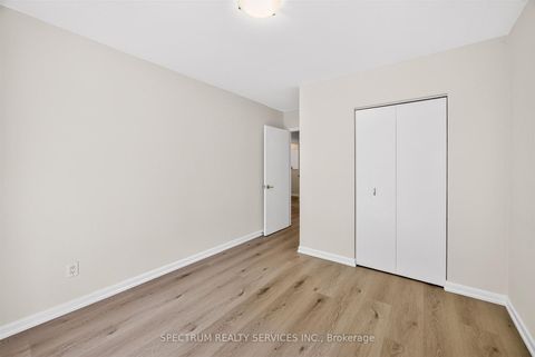 Photo 25 at 37 Newlin Crescent, Jane Heights, Toronto