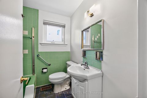 Photo 30 at 37 Newlin Crescent, Jane Heights, Toronto