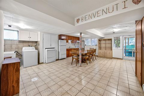 Photo 33 at 37 Newlin Crescent, Jane Heights, Toronto