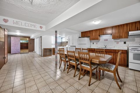 Photo 34 at 37 Newlin Crescent, Jane Heights, Toronto
