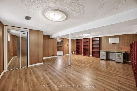 Photo 39 at 37 Newlin Crescent, Jane Heights, Toronto