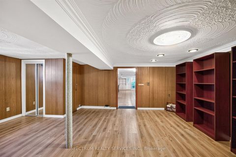 Photo 40 at 37 Newlin Crescent, Jane Heights, Toronto