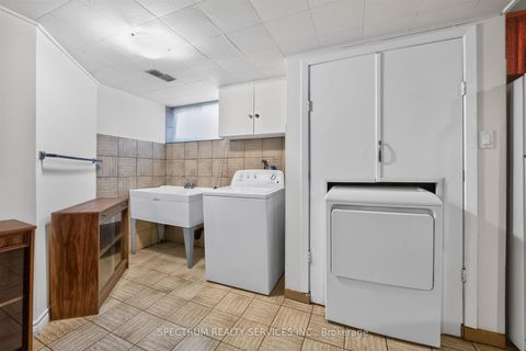 Photo 42 at 37 Newlin Crescent, Jane Heights, Toronto