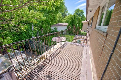 Photo 43 at 37 Newlin Crescent, Jane Heights, Toronto