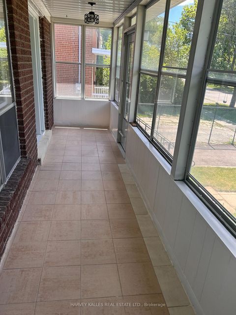 Photo 1 at 205 Vauxhall Drive, Dorset Park, Toronto