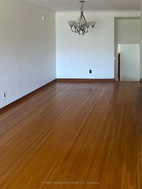 Photo 6 at 205 Vauxhall Drive, Dorset Park, Toronto