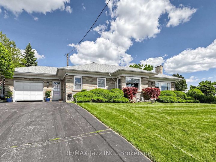 Photo 2 at 83 Stevenson Road N, McLaughlin, Oshawa