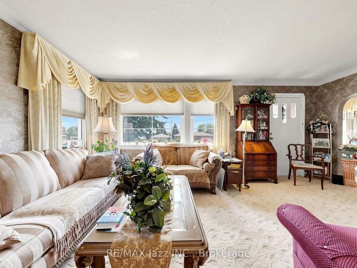 Photo 6 at 83 Stevenson Road N, McLaughlin, Oshawa