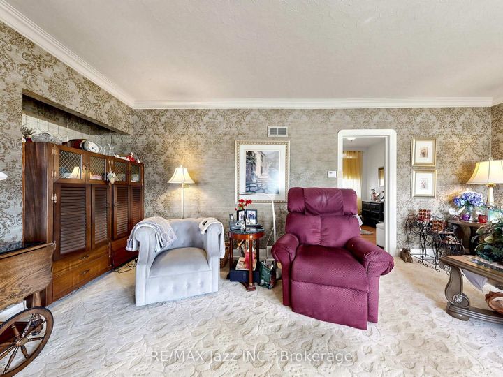 Photo 9 at 83 Stevenson Road N, McLaughlin, Oshawa