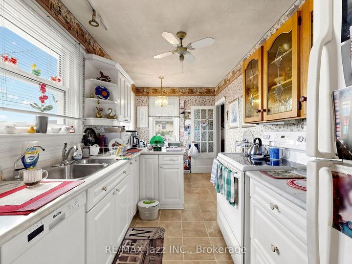 Photo 12 at 83 Stevenson Road N, McLaughlin, Oshawa