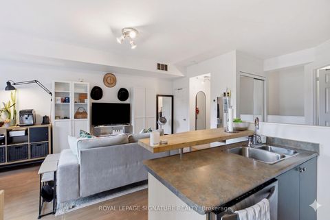 Photo 6 at 413 - 550 Front Street W, Waterfront Communities C1, Toronto