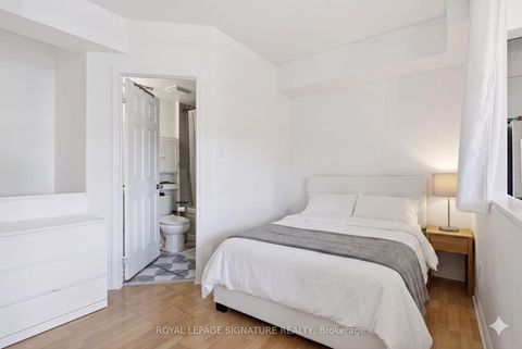 Photo 8 at 413 - 550 Front Street W, Waterfront Communities C1, Toronto