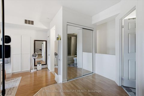 Photo 9 at 413 - 550 Front Street W, Waterfront Communities C1, Toronto