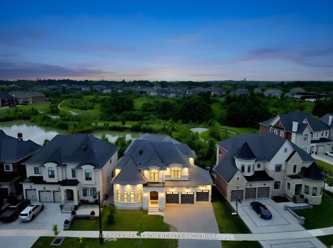 Photo 2 at 52 Rolling Green Court, Kleinburg, Vaughan