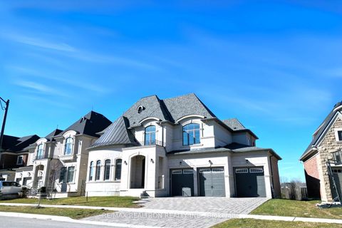 Photo 4 at 52 Rolling Green Court, Kleinburg, Vaughan