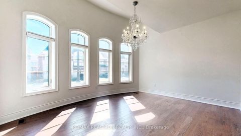 Photo 7 at 52 Rolling Green Court, Kleinburg, Vaughan