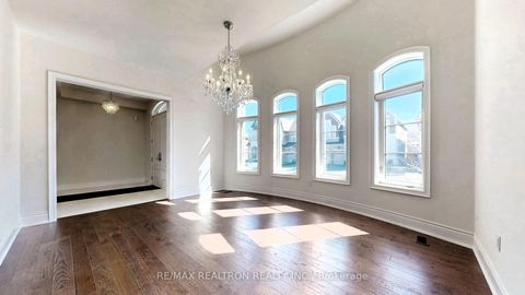 Photo 8 at 52 Rolling Green Court, Kleinburg, Vaughan