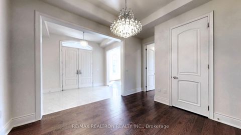 Photo 9 at 52 Rolling Green Court, Kleinburg, Vaughan