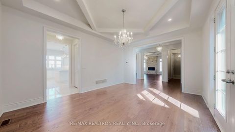 Photo 13 at 52 Rolling Green Court, Kleinburg, Vaughan