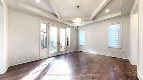 Photo 14 at 52 Rolling Green Court, Kleinburg, Vaughan