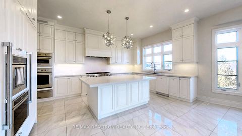 Photo 18 at 52 Rolling Green Court, Kleinburg, Vaughan