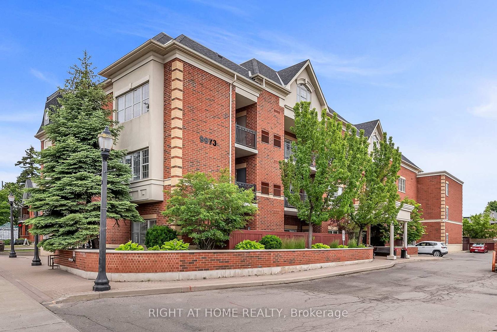 206 - 9973 Keele Street, Maple, Vaughan photo number 2