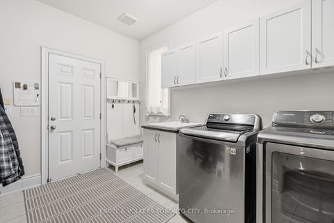 Photo 22 at 20 Parkheights Trail, Nobleton, King