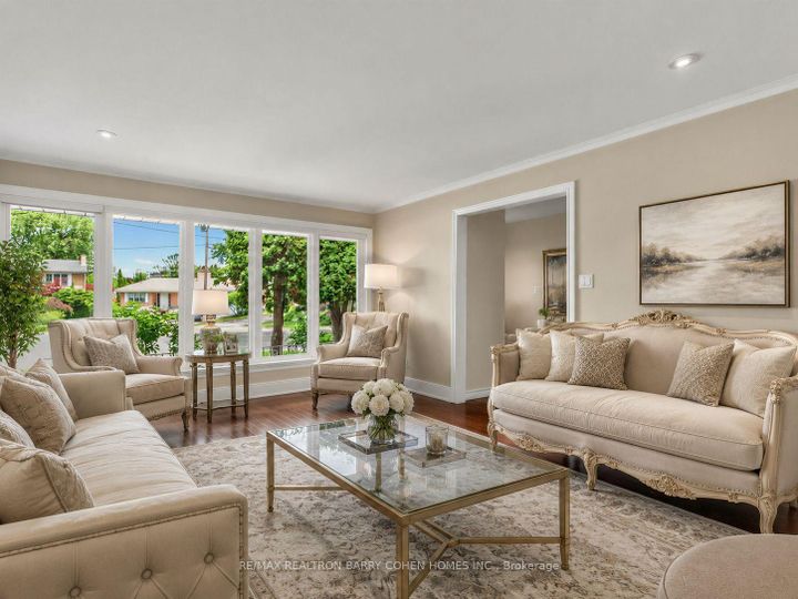 Photo 3 at 8 Boldmere Crescent, Bayview Village, Toronto