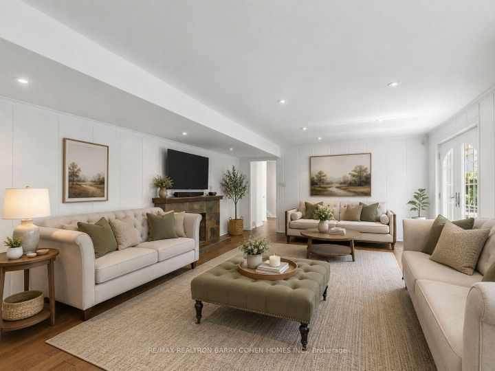Photo 7 at 8 Boldmere Crescent, Bayview Village, Toronto