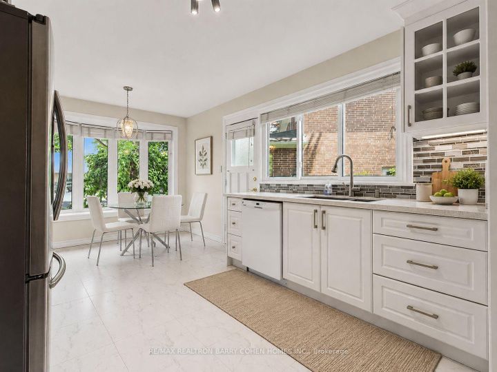 Photo 9 at 8 Boldmere Crescent, Bayview Village, Toronto
