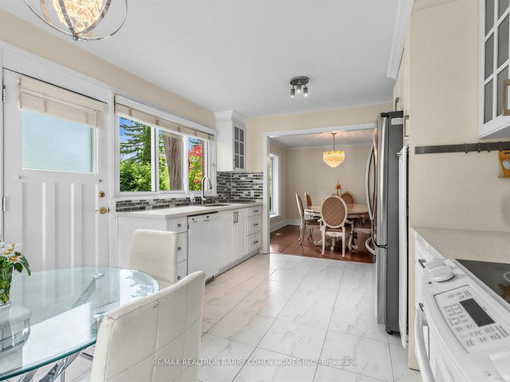 Photo 11 at 8 Boldmere Crescent, Bayview Village, Toronto