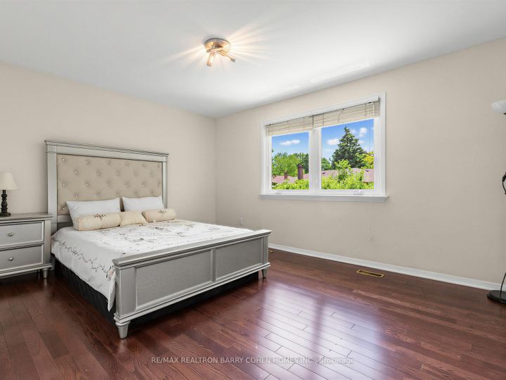 Photo 14 at 8 Boldmere Crescent, Bayview Village, Toronto