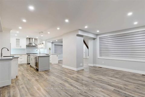 Photo 8 at 5 Donnybrook Lane, Kingsway South, Toronto