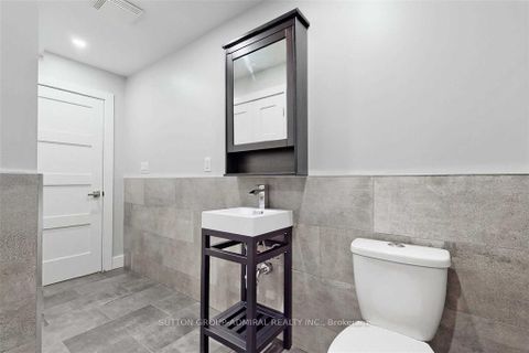Photo 19 at 5 Donnybrook Lane, Kingsway South, Toronto