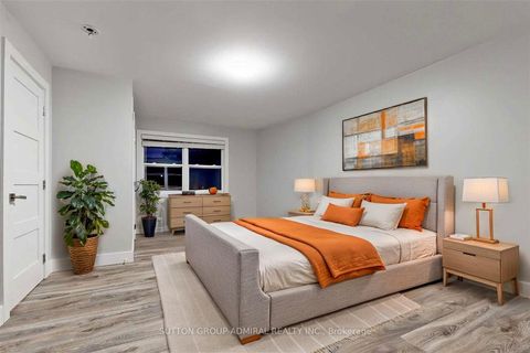 Photo 25 at 5 Donnybrook Lane, Kingsway South, Toronto