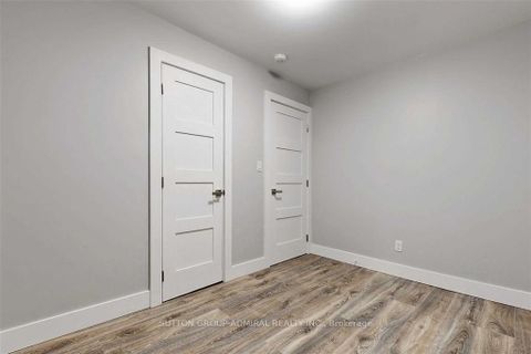 Photo 33 at 5 Donnybrook Lane, Kingsway South, Toronto