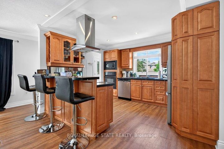 Photo 3 at 102 Birchlawn Drive, Stoney Creek, Hamilton
